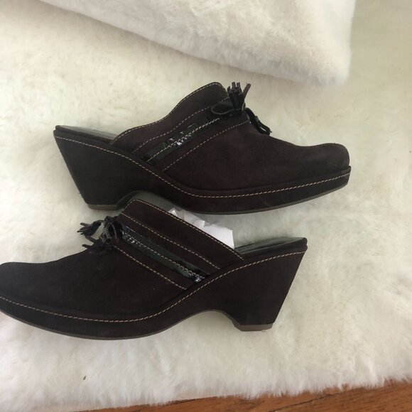Brown Suede Clogs Mules With Tassel Detail & Leather - Picture 8 of 10